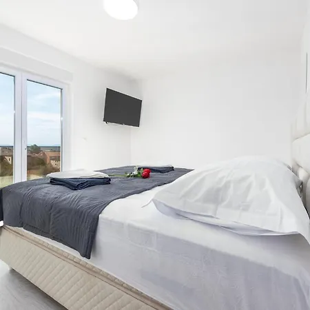 Apartmán Gorgeous In With House Sea View