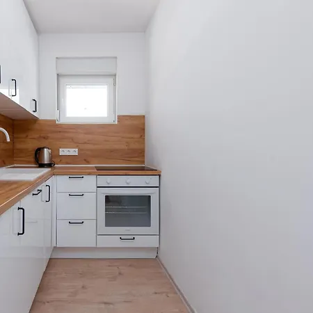 Apartmán Gorgeous In With House Sea View Vir