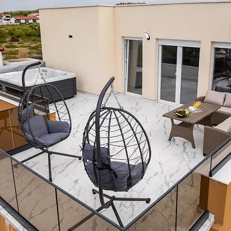 Gorgeous In With House Sea View Apartman *