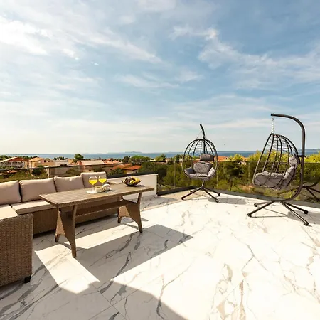 Gorgeous In With House Sea View