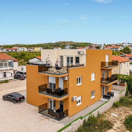 2 Bedroom Gorgeous In *