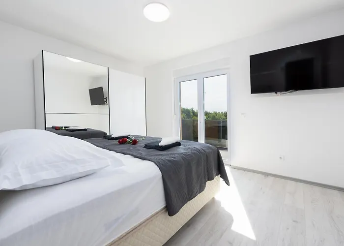 2 Bedroom Gorgeous In *