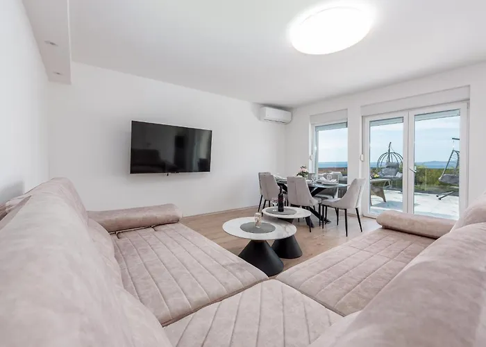 2 Bedroom Gorgeous In * Vir