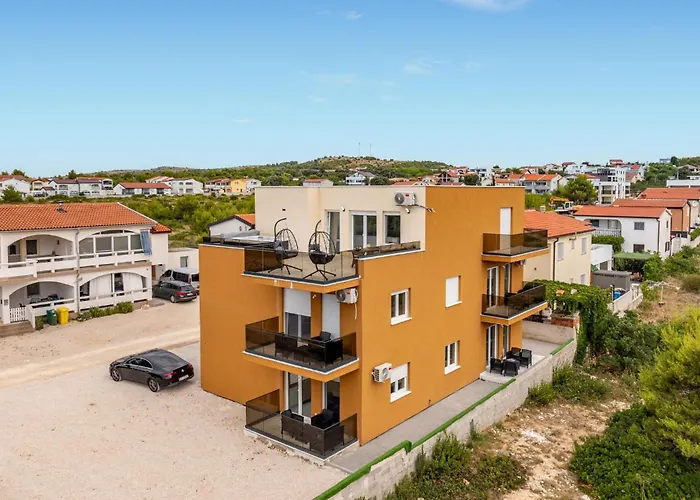 2 Bedroom Gorgeous In *