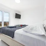 Appartement 2 Bedroom Stunning In