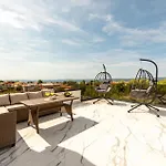 2 Bedroom Stunning In