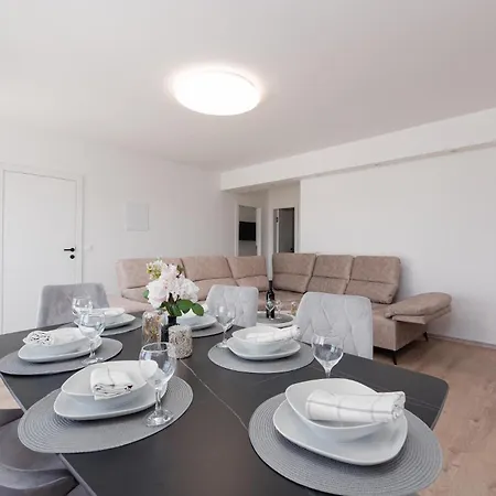 Gorgeous In With House Sea View Appartement