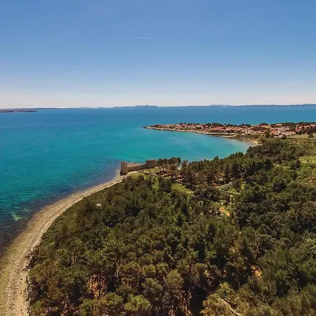 2 Bedroom Gorgeous In * Вир